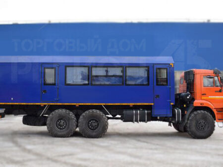 Вахтовый автобус Камаз 43118-3011 с грузовым отсеком - Изображение 1