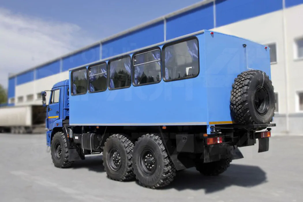 Купить Вахтовый автобус Камаз 43502-3036 и другую дорожную, коммунальную, строительную спецтехнику в Торговом Доме «Регион 45».