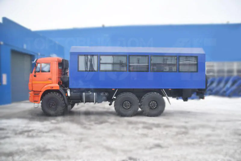 Купить Вахтовый автобус Камаз 43502-3036 и другую дорожную, коммунальную, строительную спецтехнику в Торговом Доме «Регион 45».