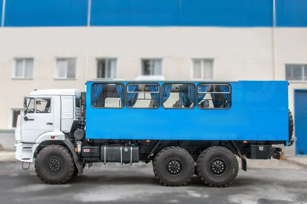 Купить Вахтовый автобус Камаз 43502-3036 и другую дорожную, коммунальную, строительную спецтехнику в Торговом Доме «Регион 45».