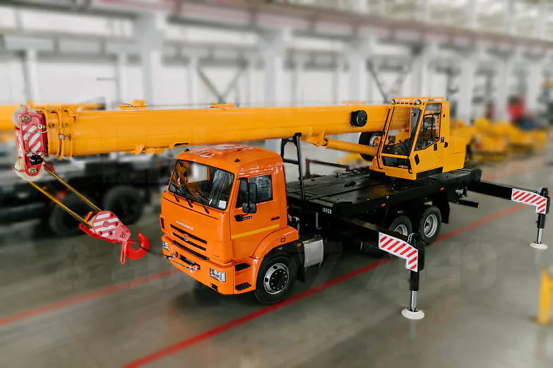 Купить Автокран КамАЗ КС-45717K-1М и другую дорожную, коммунальную, строительную спецтехнику в Торговом Доме «Регион 45».