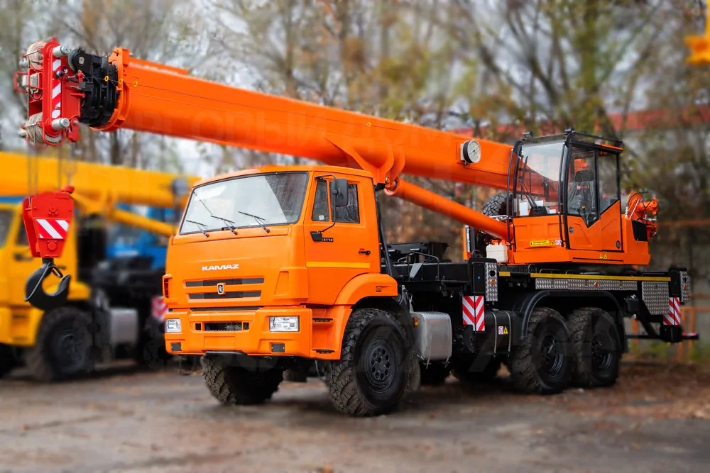 Купить Автокран КамАЗ-43118 КС-55713-5К-4В (6х6) и другую дорожную, коммунальную, строительную спецтехнику в Торговом Доме «Регион 45».