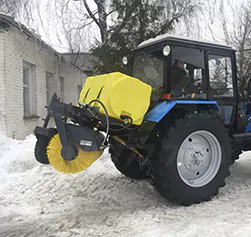 Купить Щетка коммунальная МК-7 с системой увлажнения и другую дорожную, коммунальную, строительную спецтехнику в Торговом Доме «Регион 45».